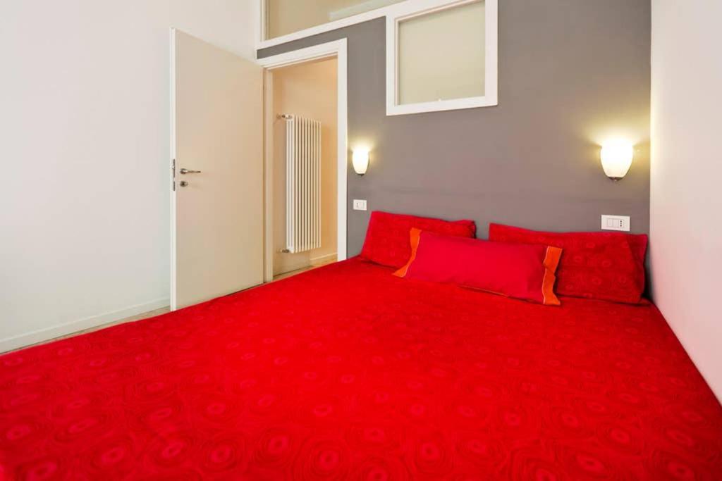 Milan Downtown - The Flat Apartment Bagian luar foto