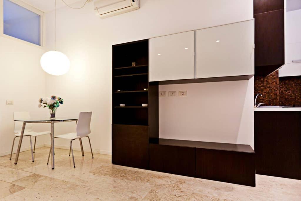 Milan Downtown - The Flat Apartment Bagian luar foto